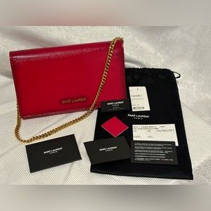 SAINT LAURENT Grain de Poudre Classic Letters Chain Wallet in Fuchsia